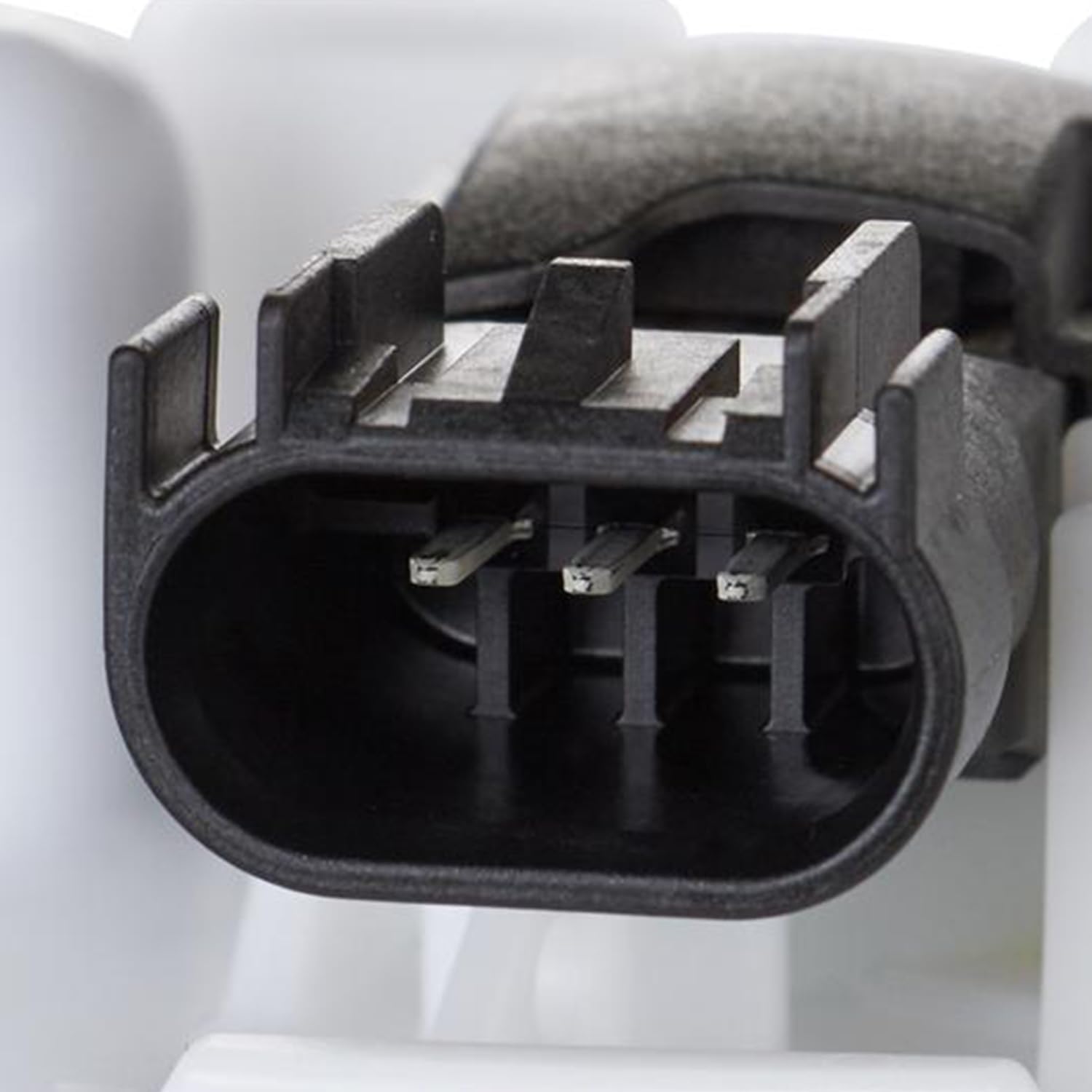 Detroit Axle - Electrical Fuel Pump Module for Silverado Sierra 2500 3500 HD — image 9